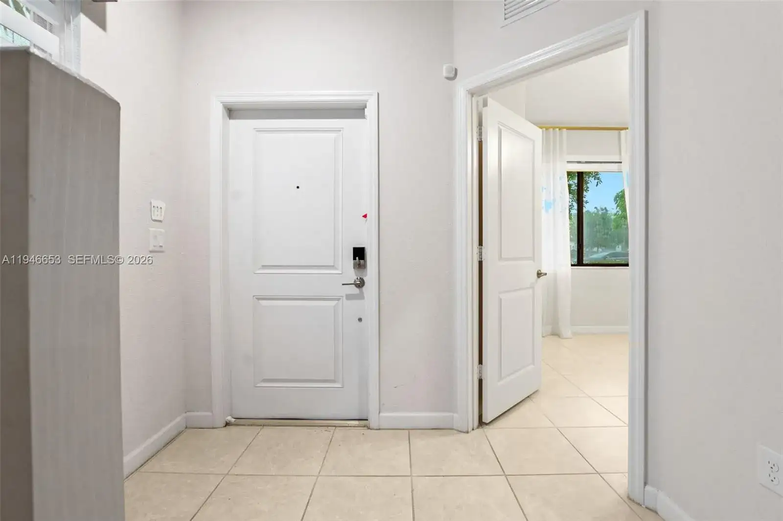 20814 NE 5th Ct, Miami FL 33179 photo 2