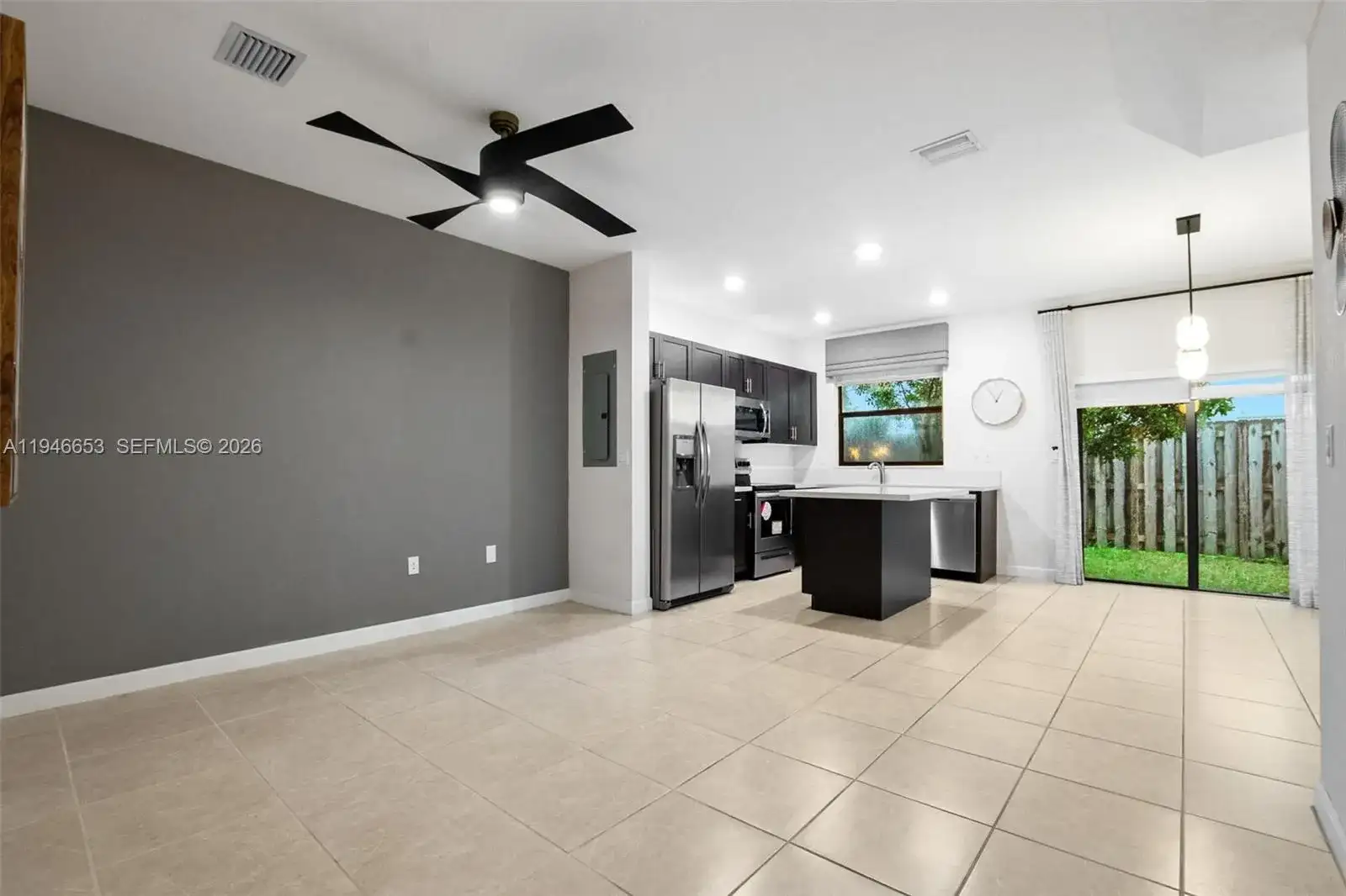 20814 NE 5th Ct, Miami FL 33179 photo 3