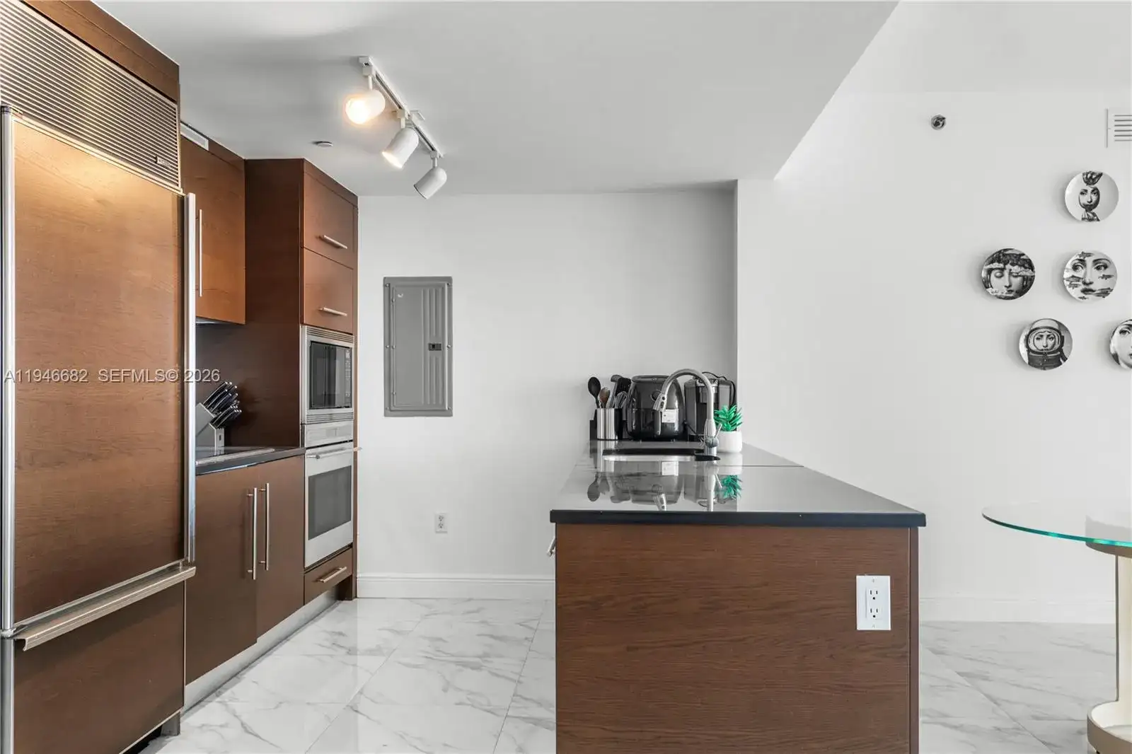 465 Brickell Ave # 5505, Miami FL 33131 photo 3