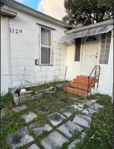 1129 NW 105th St, Miami FL 33150 photo 2