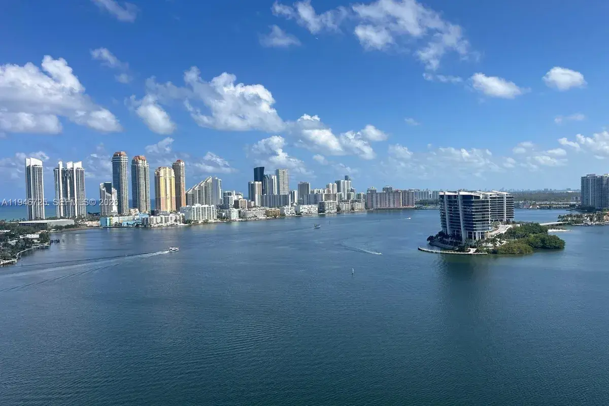 3530 Mystic Pointe Dr # 1412, Aventura FL 33180