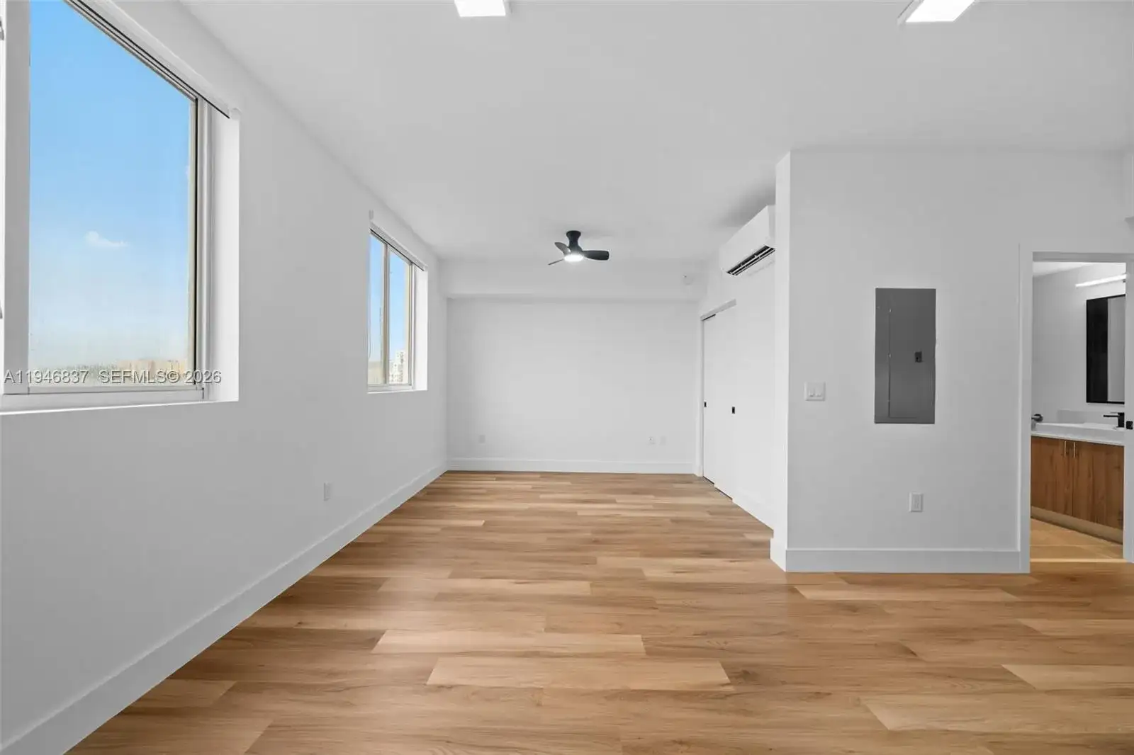 650 SW 1st St # 303, Miami FL 33130 photo 5
