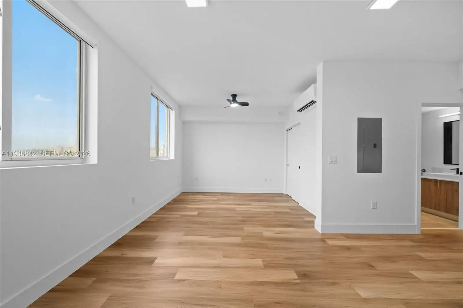 650 SW 1st St # 402, Miami FL 33130 photo 5