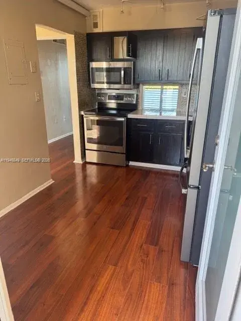 1075 NE Miami Gardens Dr # 706, Miami FL 33179