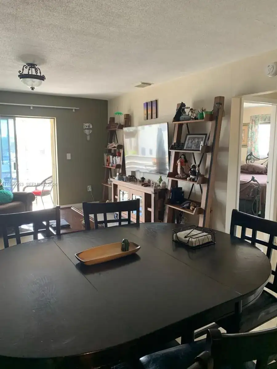 16801 NE 13th Ave # 301, Miami FL 33162 photo 4