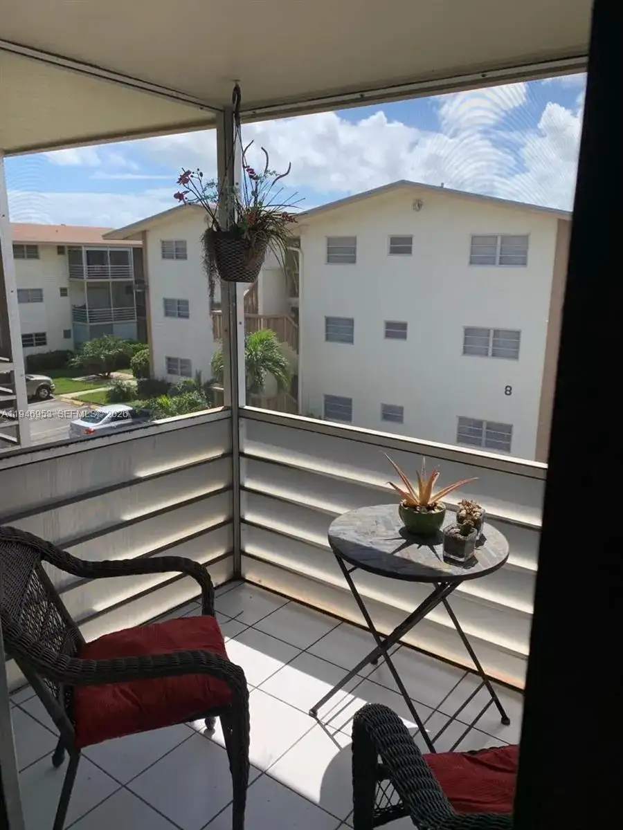 16801 NE 13th Ave # 301, Miami FL 33162 photo 5