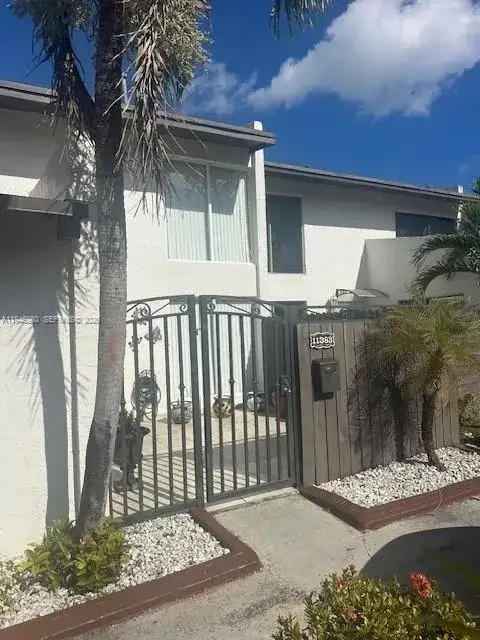 11383 SW 65th, Miami FL 33173 photo 2