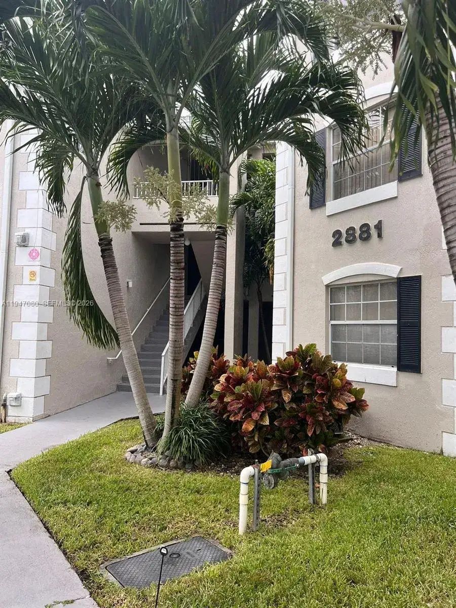 2881 N Oakland Forest Dr # 202, Oakland Park FL 33309