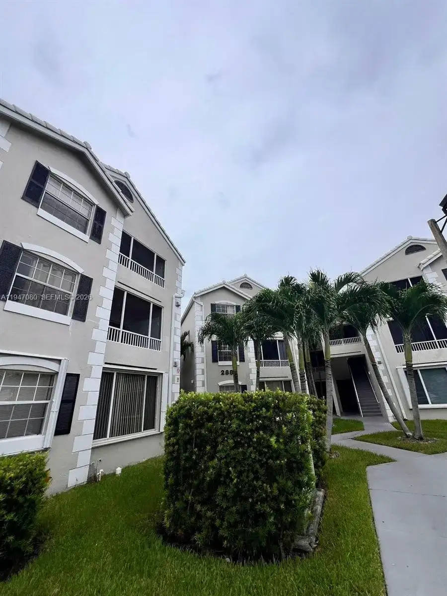 2881 N Oakland Forest Dr # 202, Oakland Park FL 33309 photo 2