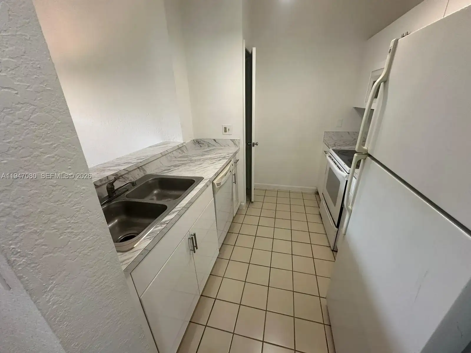 2881 N Oakland Forest Dr # 202, Oakland Park FL 33309 photo 3
