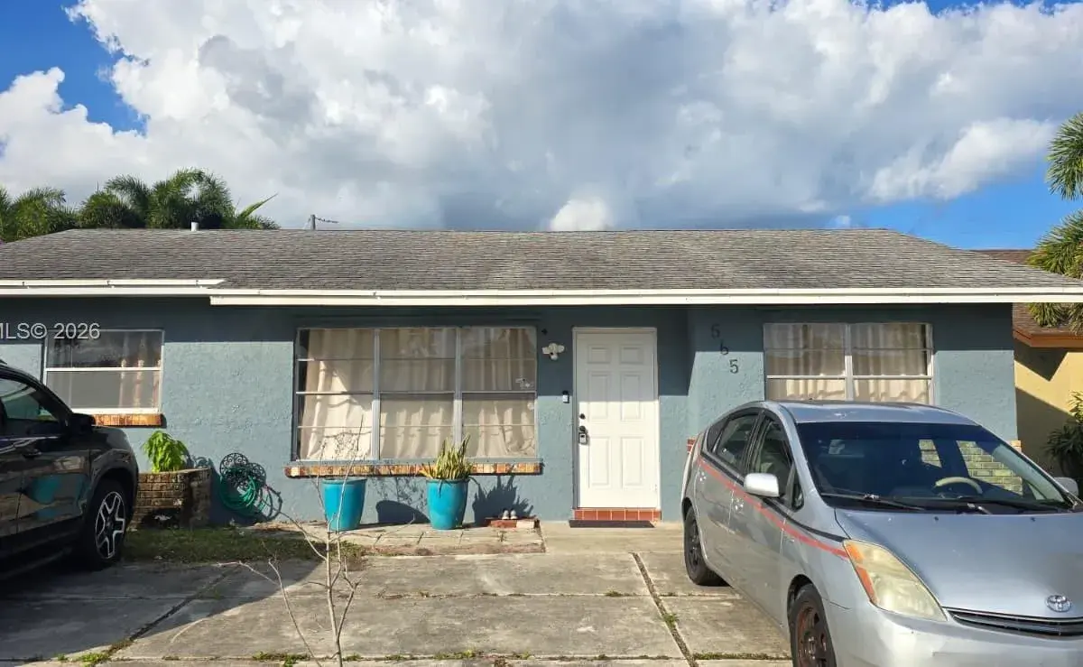 565 NW 54th St, Boca Raton FL 33487