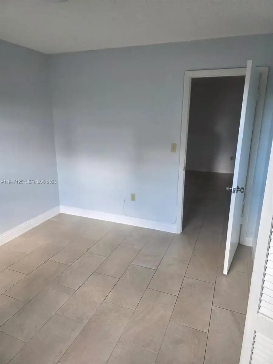 1575 NW 1st ST # 3, Miami FL 33125 photo 5
