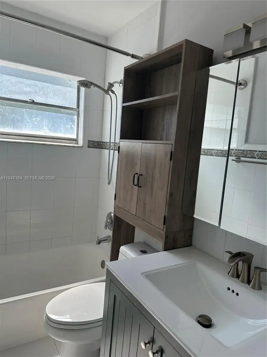 323 Washington Ave # 12, Miami Beach FL 33139 photo 3