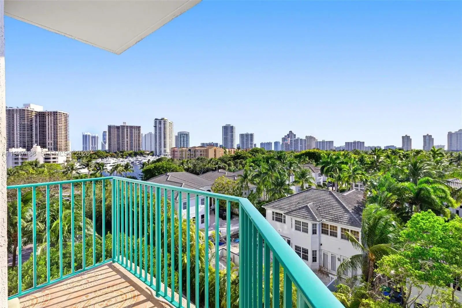 19900 E Country Club Dr # 502, Aventura FL 33180 photo 3
