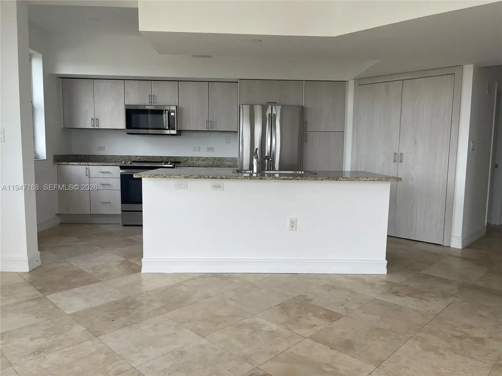 19900 E Country Club Dr # 502, Aventura FL 33180 photo 4