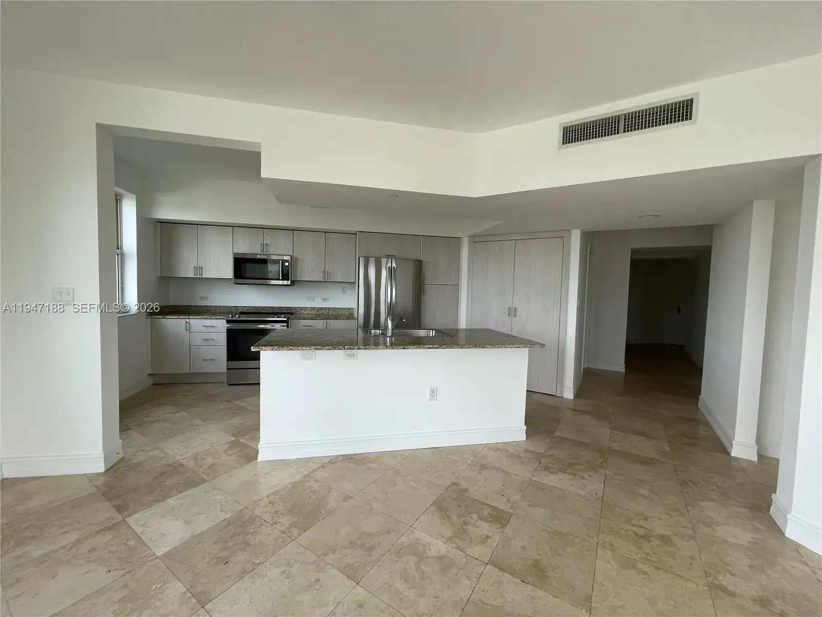 19900 E Country Club Dr # 502, Aventura FL 33180 photo 5