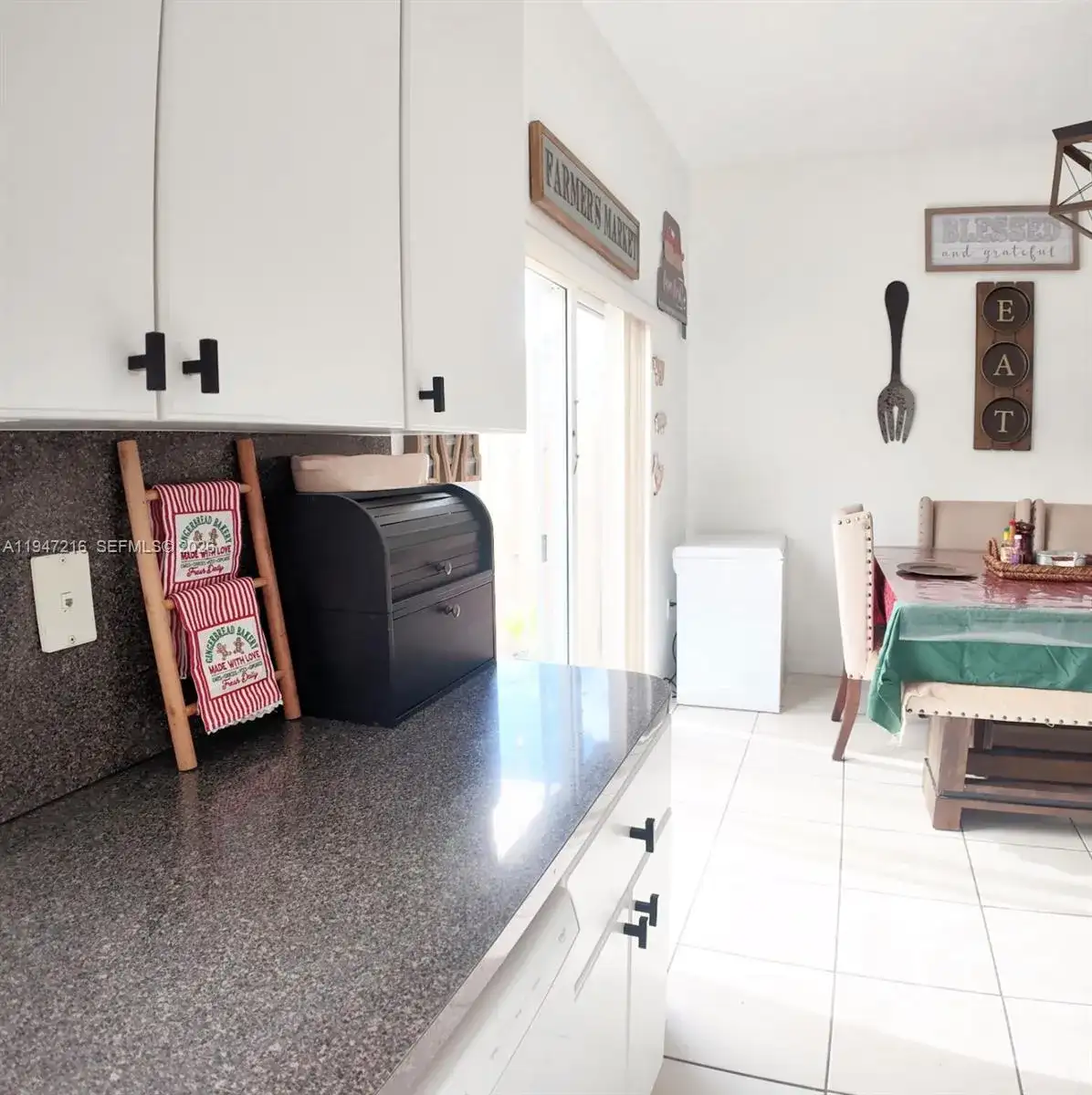 8884 SW 220th Ln, Cutler Bay FL 33190 photo 4