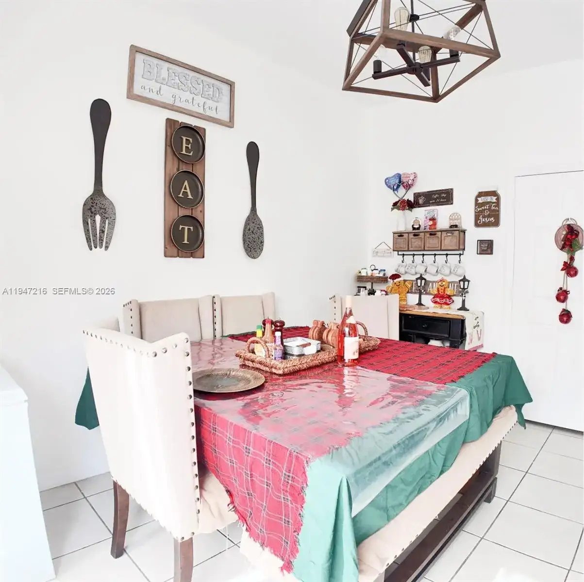 8884 SW 220th Ln, Cutler Bay FL 33190 photo 5