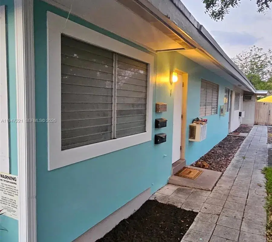 1026 NE 9th Ave, Fort Lauderdale FL 33304