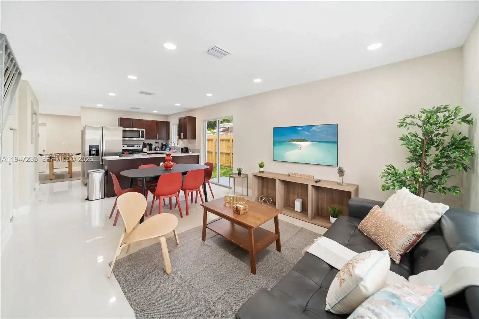 1183 NE 111th St, Miami FL 33161 photo 3