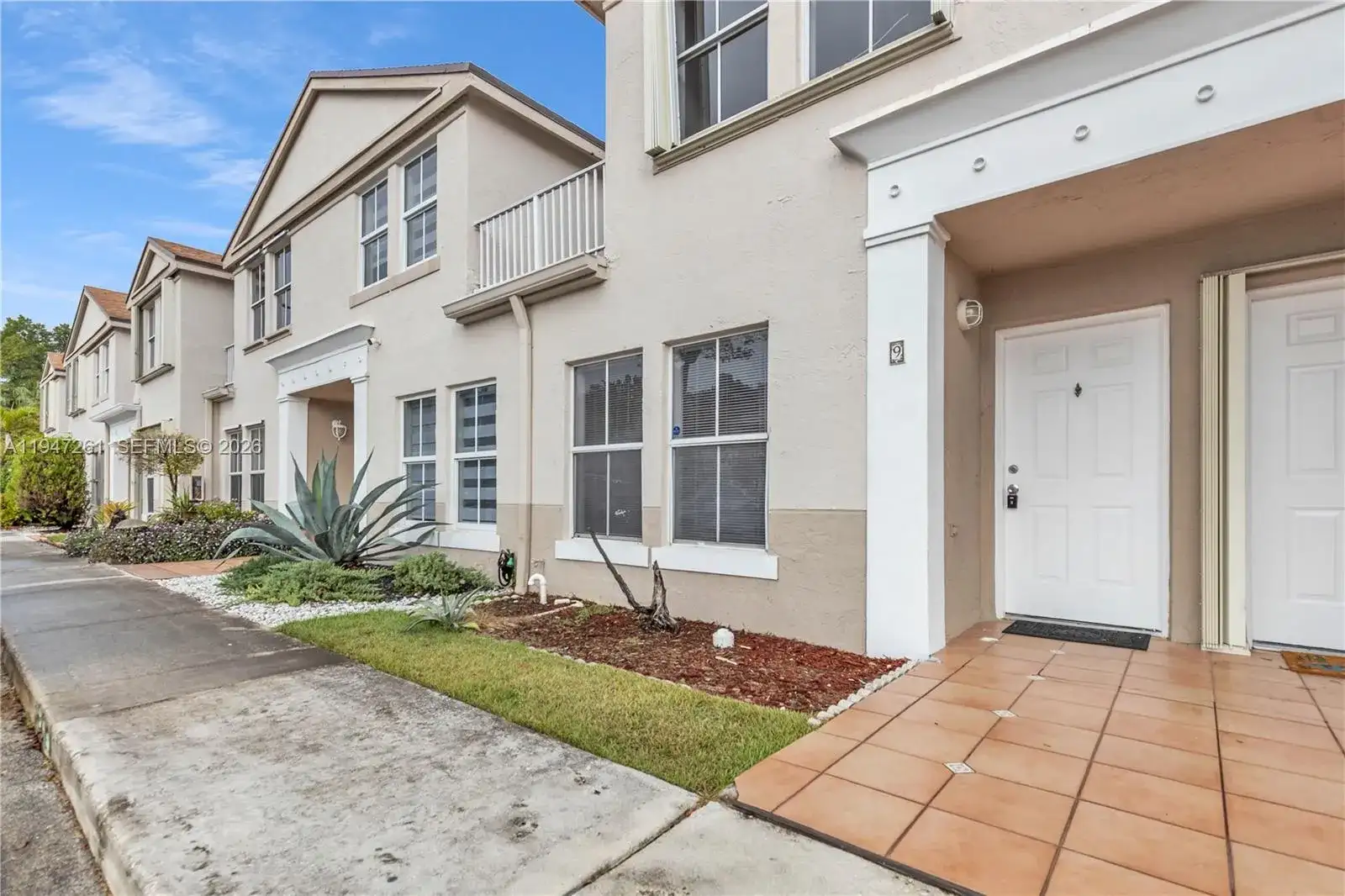 9193 Fontainebleau Blvd # 209, Miami FL 33172 photo 2
