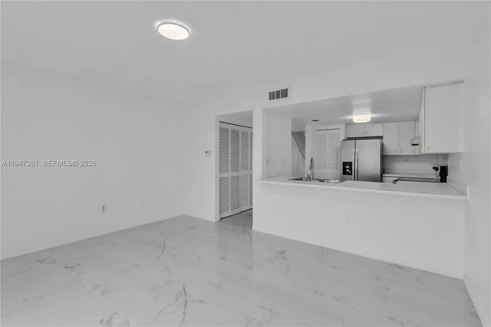 9193 Fontainebleau Blvd # 209, Miami FL 33172 photo 5