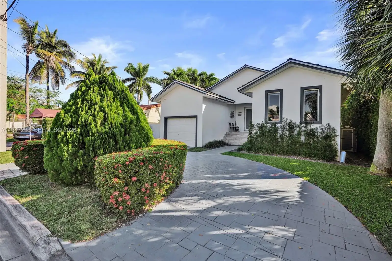 9181 Byron Ave, Surfside FL 33154 photo 4