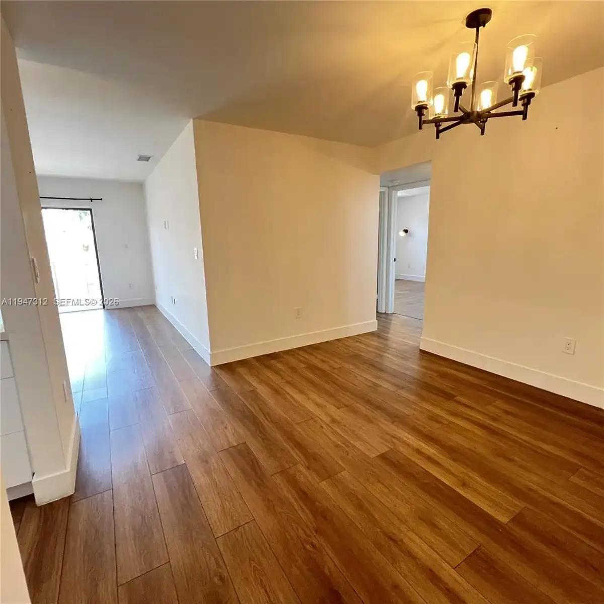 8425 NW 8th St # 406, Miami FL 33126