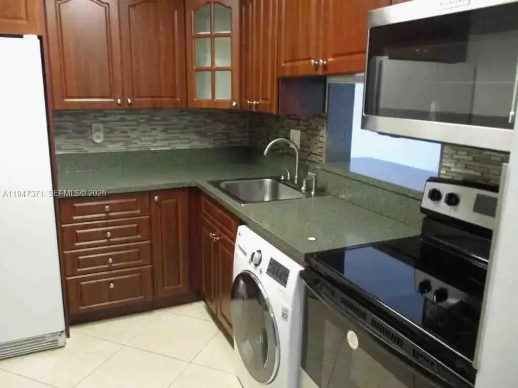 5199 NW 7th St # 309, Miami FL 33126 photo 2