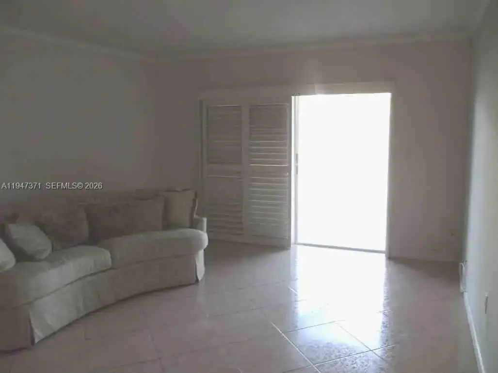 5199 NW 7th St # 309, Miami FL 33126 photo 3