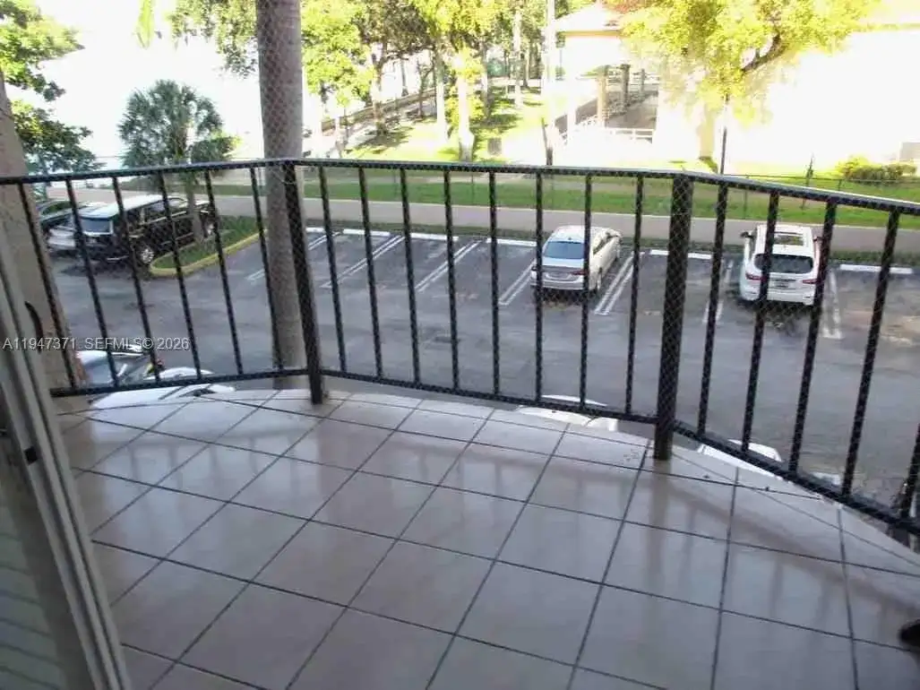 5199 NW 7th St # 309, Miami FL 33126 photo 4