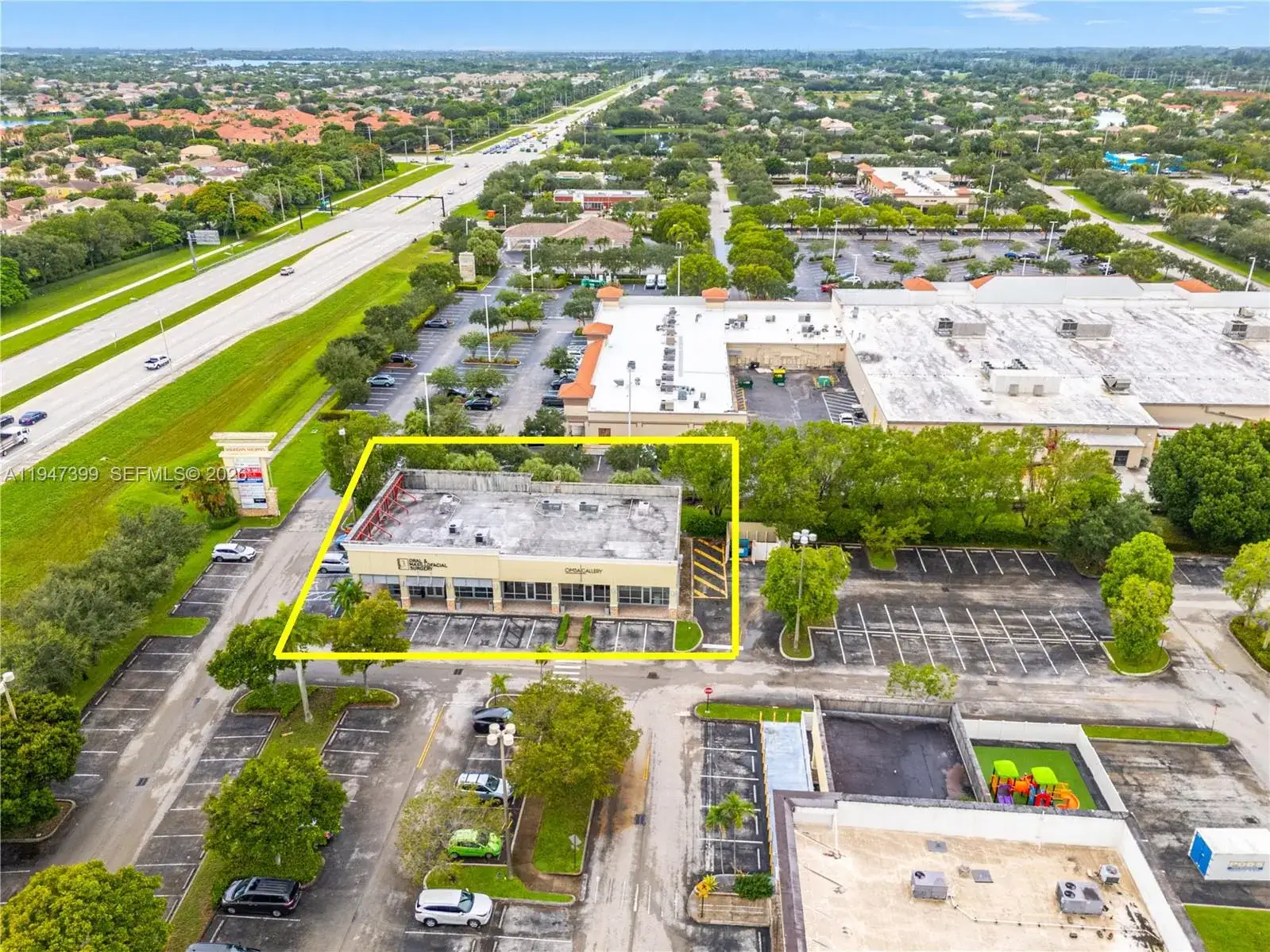 15661 Sheridan St, Davie FL 33331 photo 3
