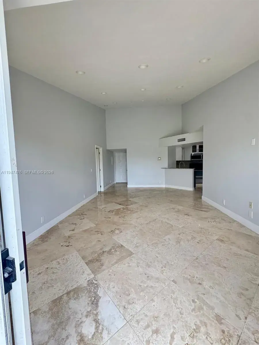 8871 Wiles Rd # 306, Coral Springs FL 33067