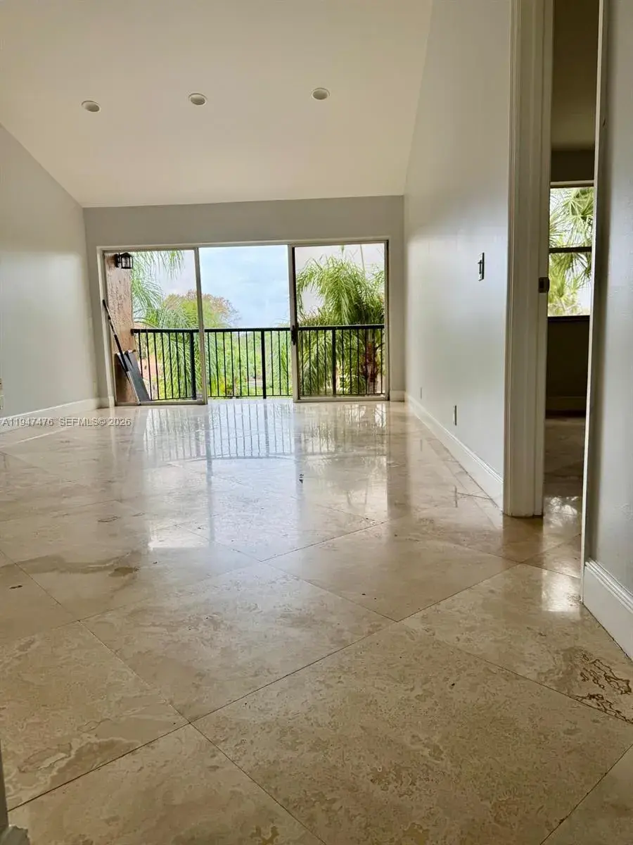 8871 Wiles Rd # 306, Coral Springs FL 33067