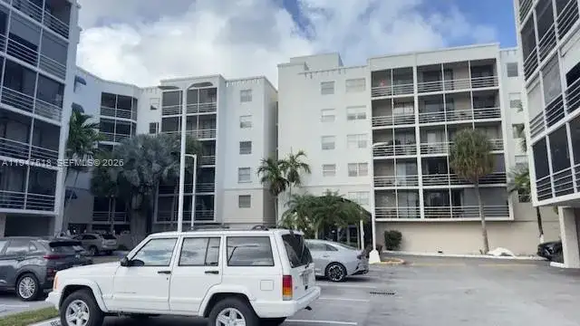 2821 N Miami Beach Blvd # 4M, North Miami Beach FL 33160 photo 3
