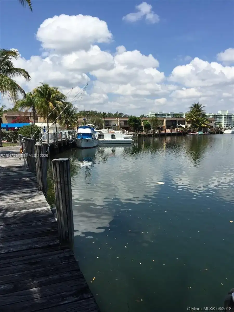 2821 N Miami Beach Blvd # 4M, North Miami Beach FL 33160 photo 4