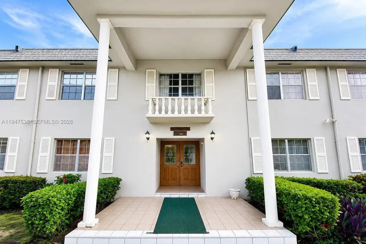 1520 Mckinley St # 216E, Hollywood FL 33020