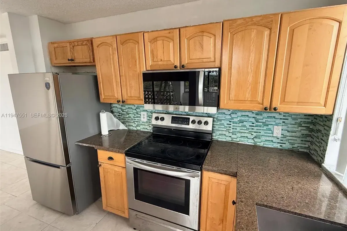 4200 Inverrary Blvd # 3604, Lauderhill FL 33319