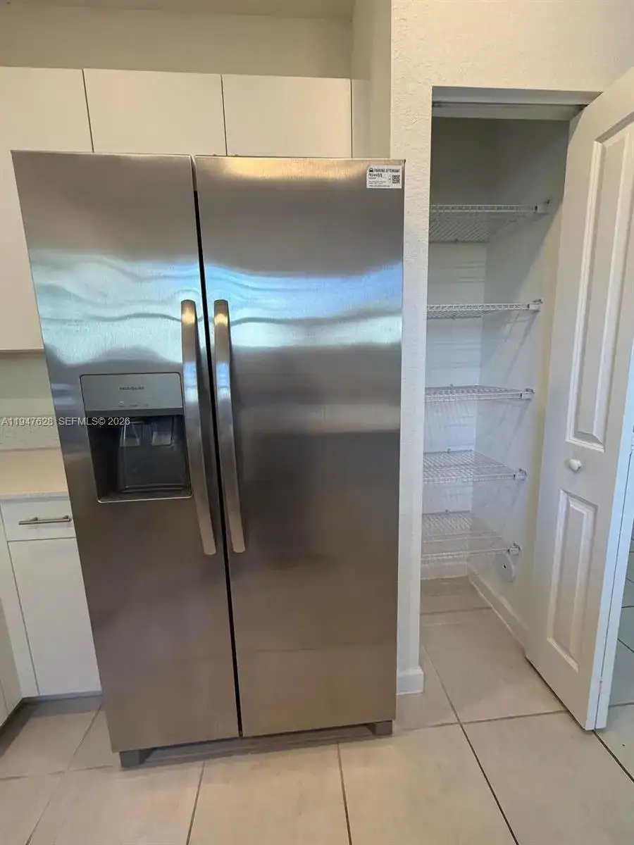 909 NE 211th St, Miami FL 33179 photo 5
