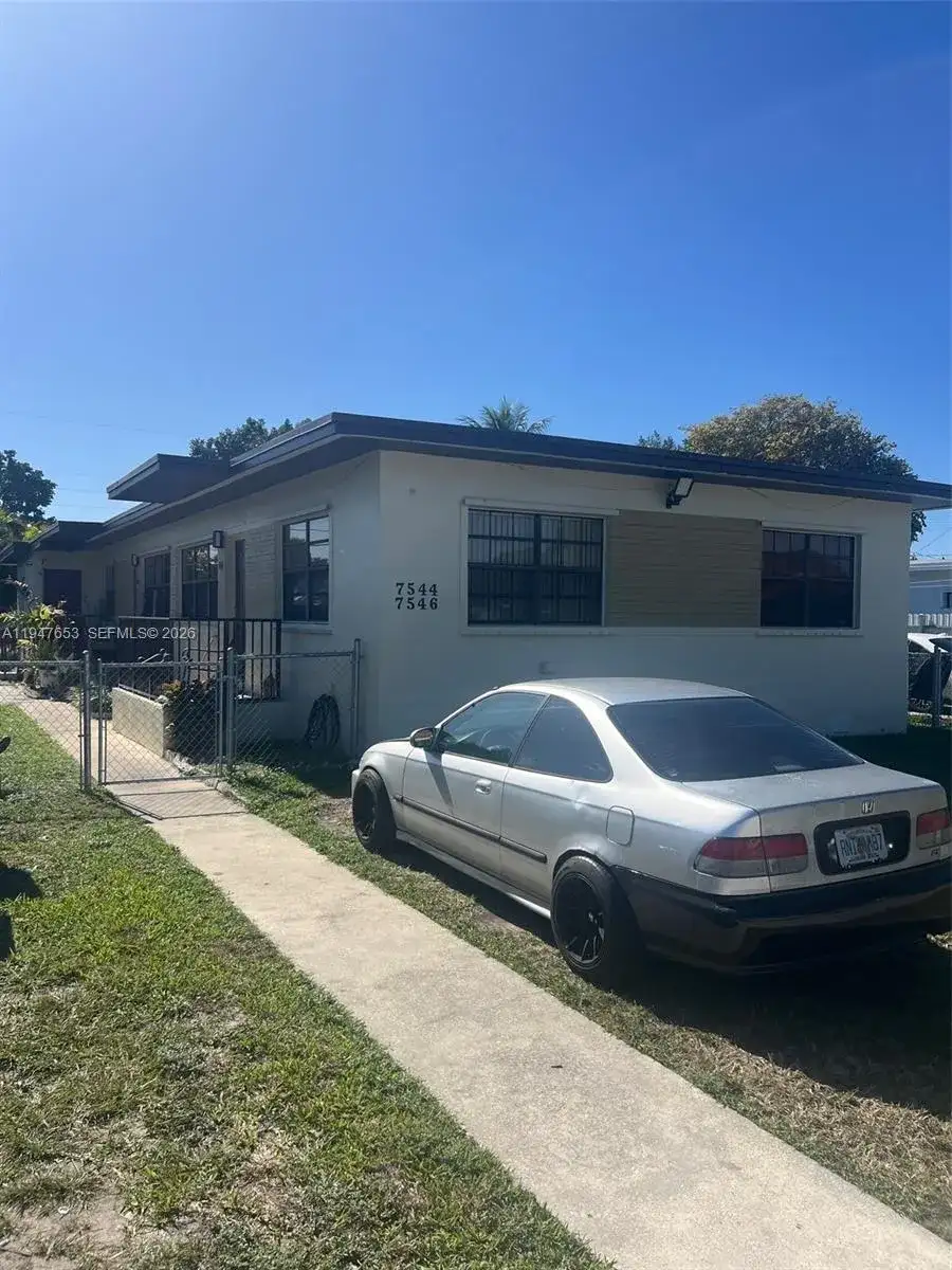 7546 NW 2nd Ter, Miami FL 33126 photo 2