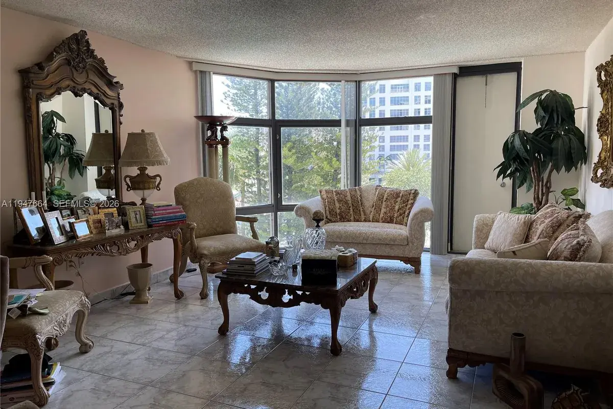 20100 W Country Club Dr # 507, Aventura FL 33180