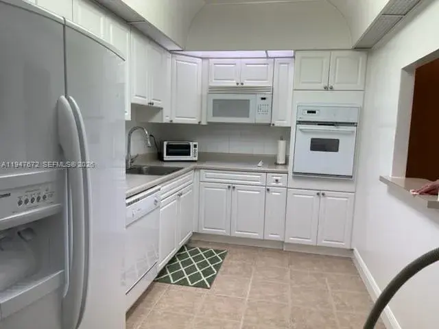 19390 Collins Ave # 219, Sunny Isles Beach FL 33160