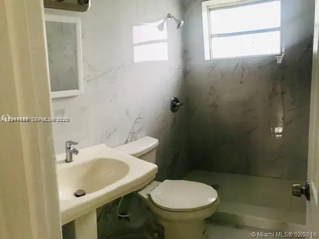 752 NW 3rd Ct # 2, Hallandale Beach FL 33009