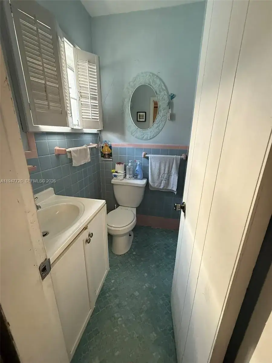 2560 SW 22nd Ave, Miami FL 33133 photo 4
