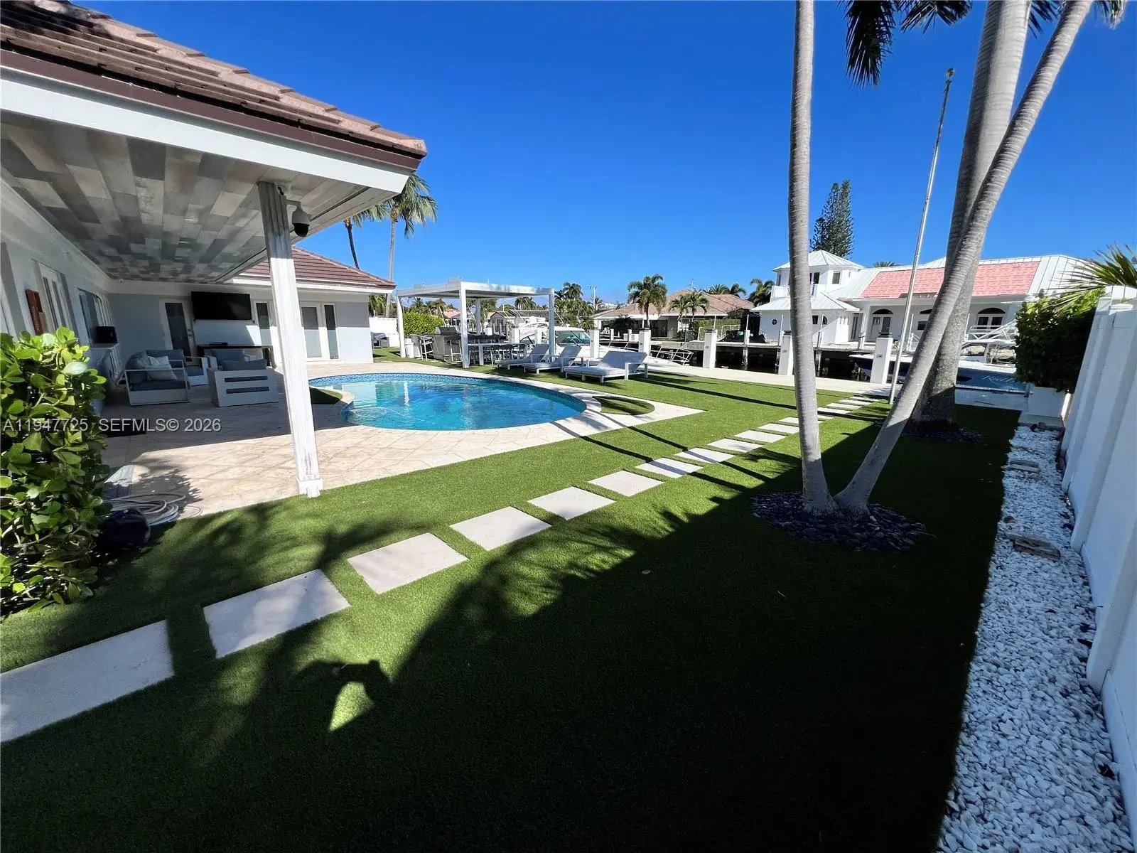 5510 Bayview Dr, Fort Lauderdale FL 33308