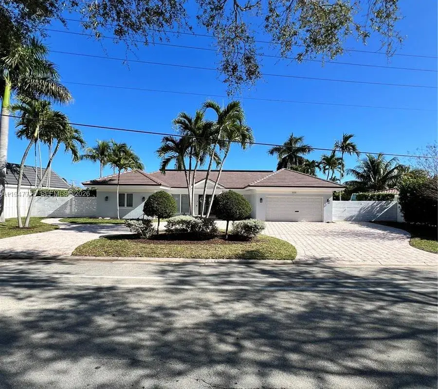 5510 Bayview Dr, Fort Lauderdale FL 33308
