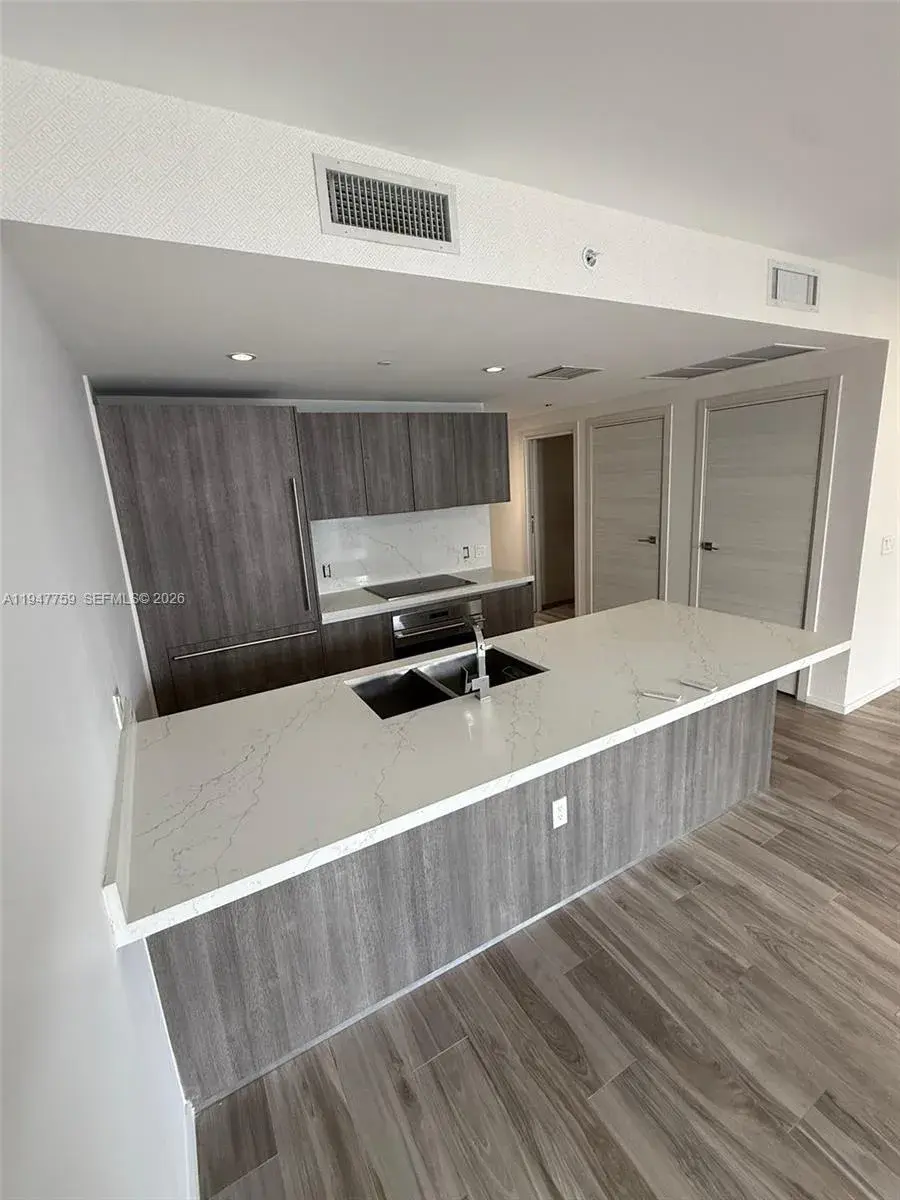 801 S Miami Ave # 1804, Miami FL 33130 photo 4