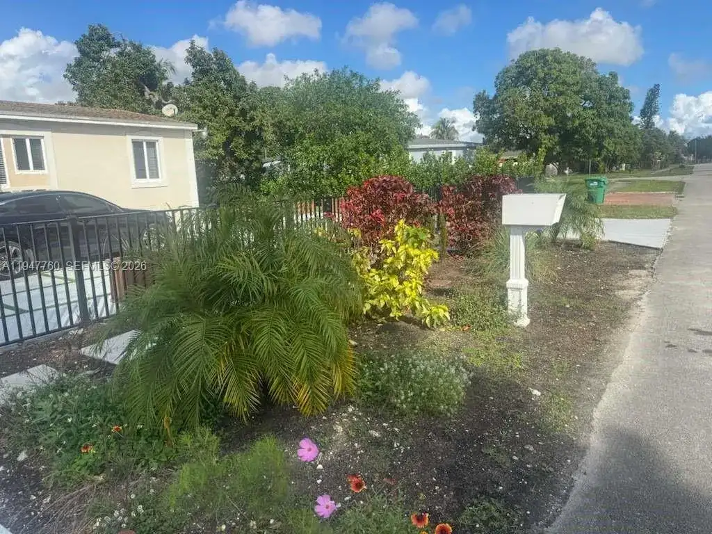 1001 NW 148th St, Miami FL 33168 photo 3