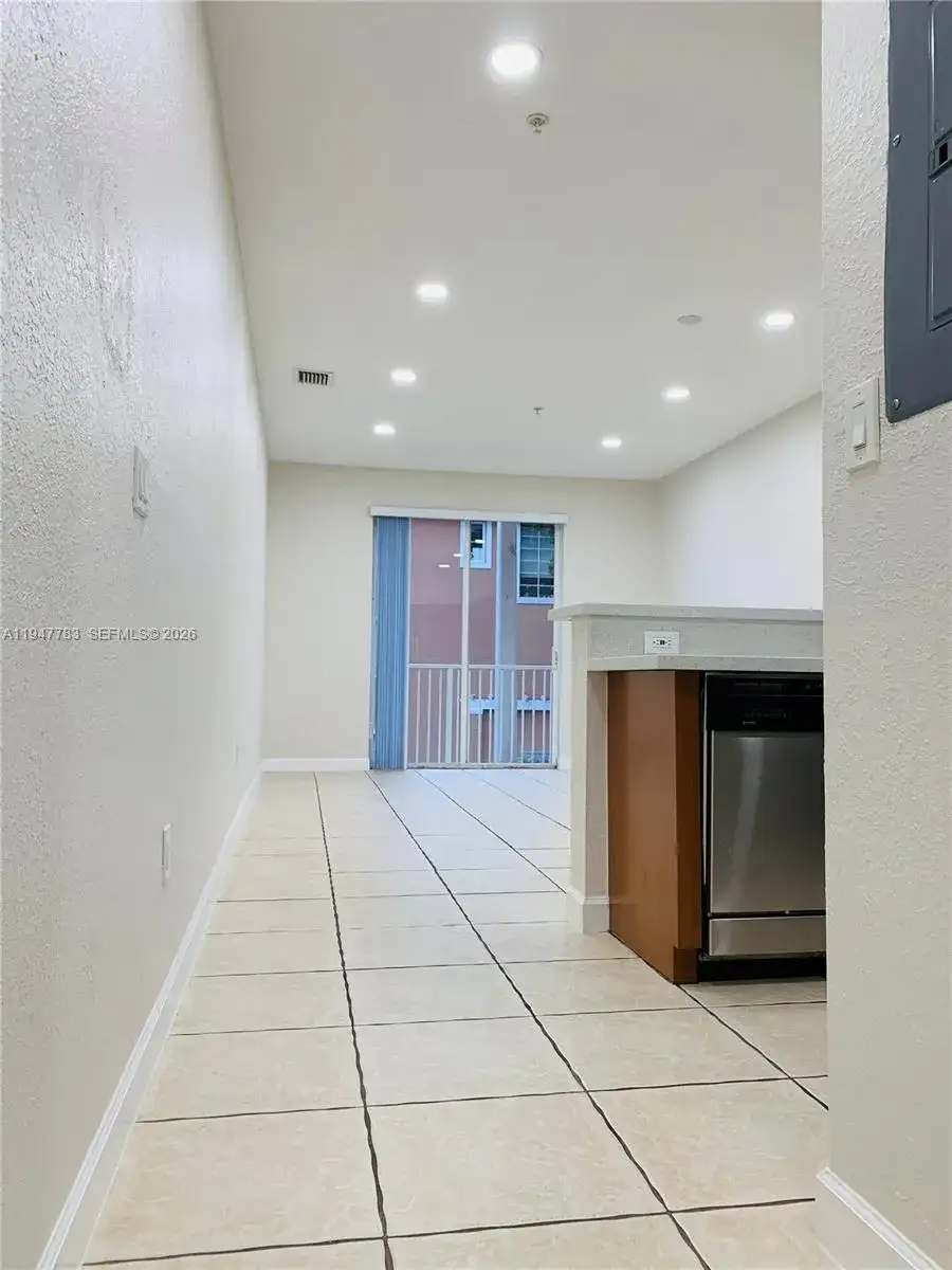 7250 NW 177th St # 208, Hialeah FL 33015 photo 2