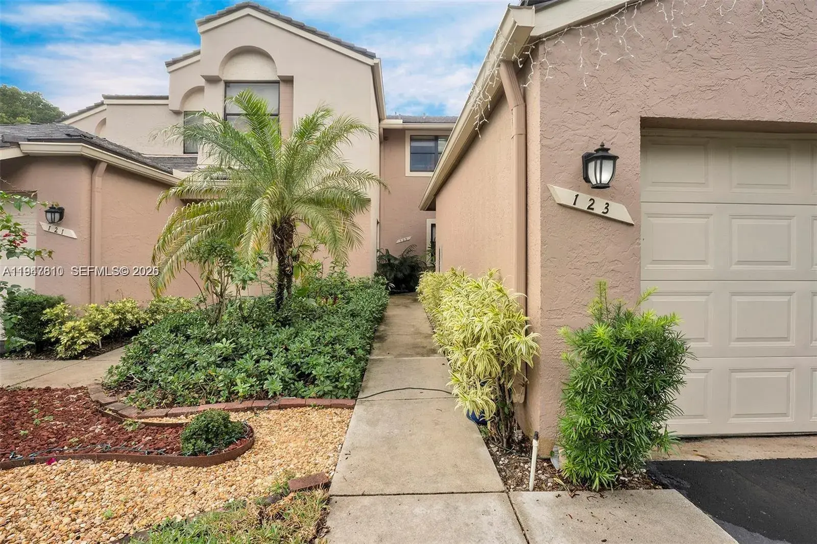 123 NW 98th Ter, Plantation FL 33324